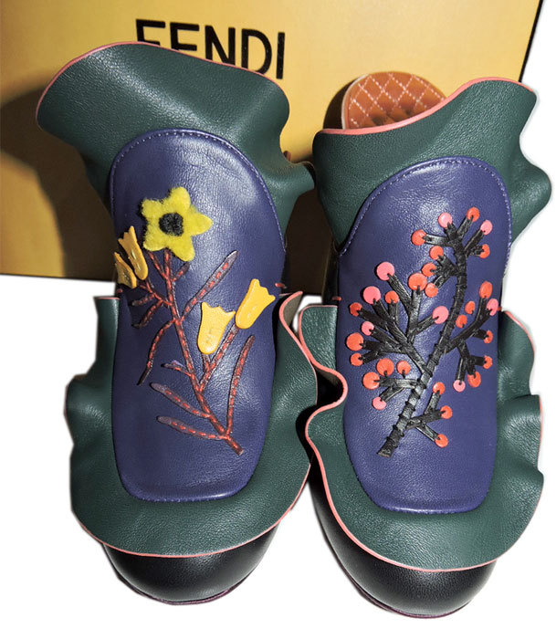 Fendi サンダル スパイク Mule Flower 38/24cm M179 Fendi Pumps Embroidered Ruffles Mule Floral Waived Leather