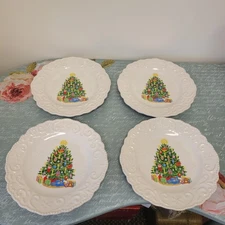 Temptations David’s Christmas Tree Set of 4 Salad Plates Embossed Snowflakes 8"