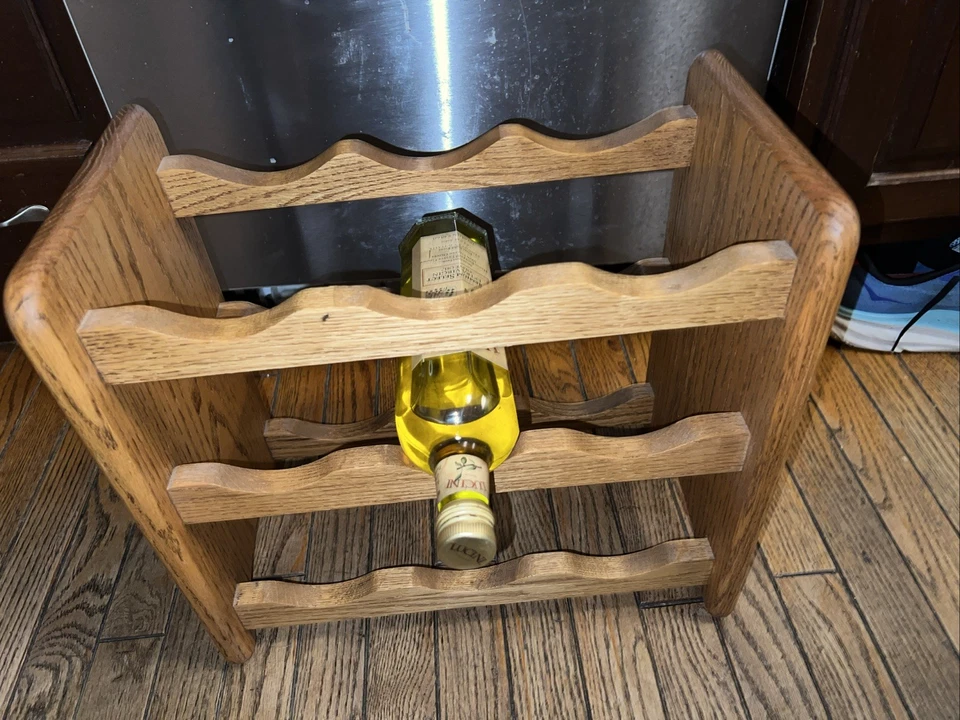 Estante de vino de madera maciza de roble hecho a mano para 9 botellas excelente estado sin defectos Foto 4 de 4