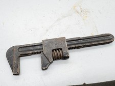 VINTAGE METALL VERSTELLBARER SCHL&Uuml;SSEL ROHRZANGE SANIT&Auml;R SP&Uuml;LE HANDWERKZEUG ENGLAND