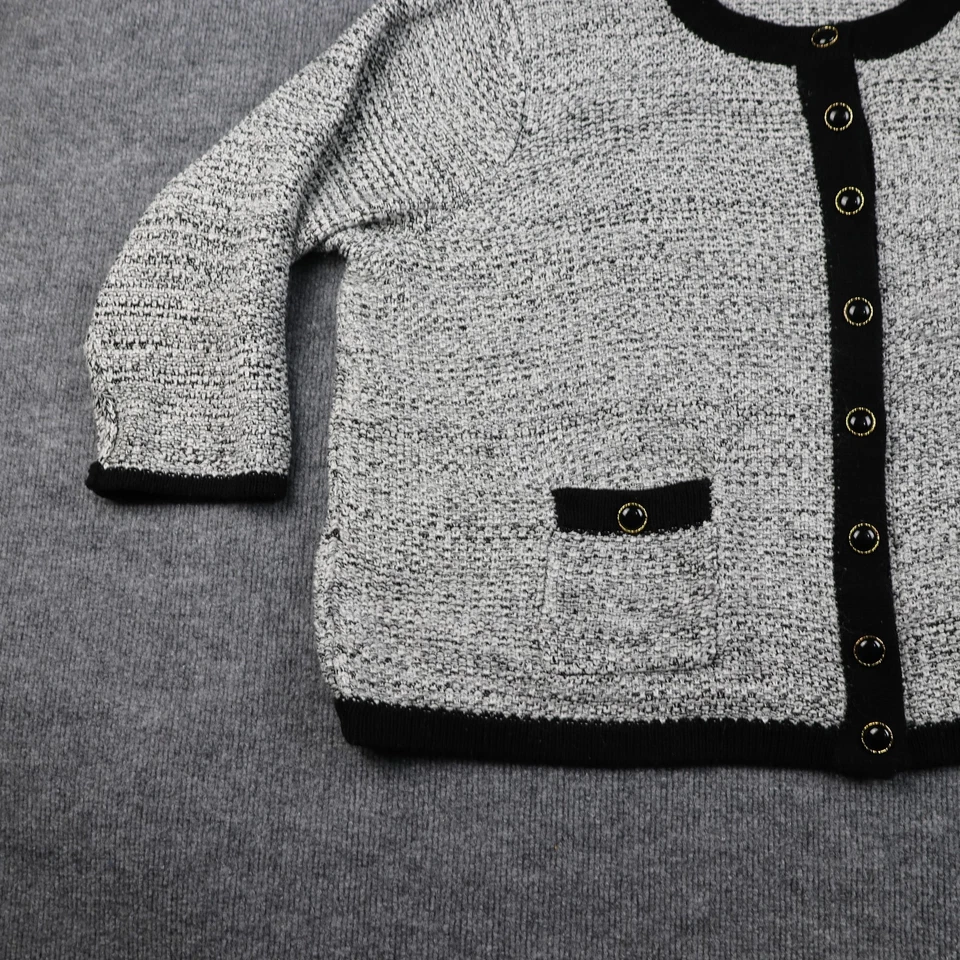 Suéter Xhilaration Niñas 4 Negro Blanco Cárdigan Botón Bolsillos Frontales Tejido Foto 2 de 4