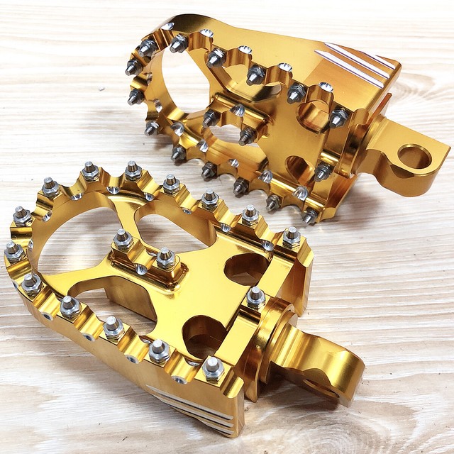 Gold Rotating Footpegs Custom Foot Pegs Fit For Harley Sportster Dyna