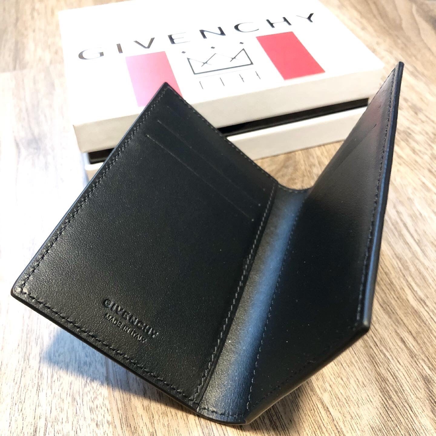 GIVENCHY CARD HOLDER image 4