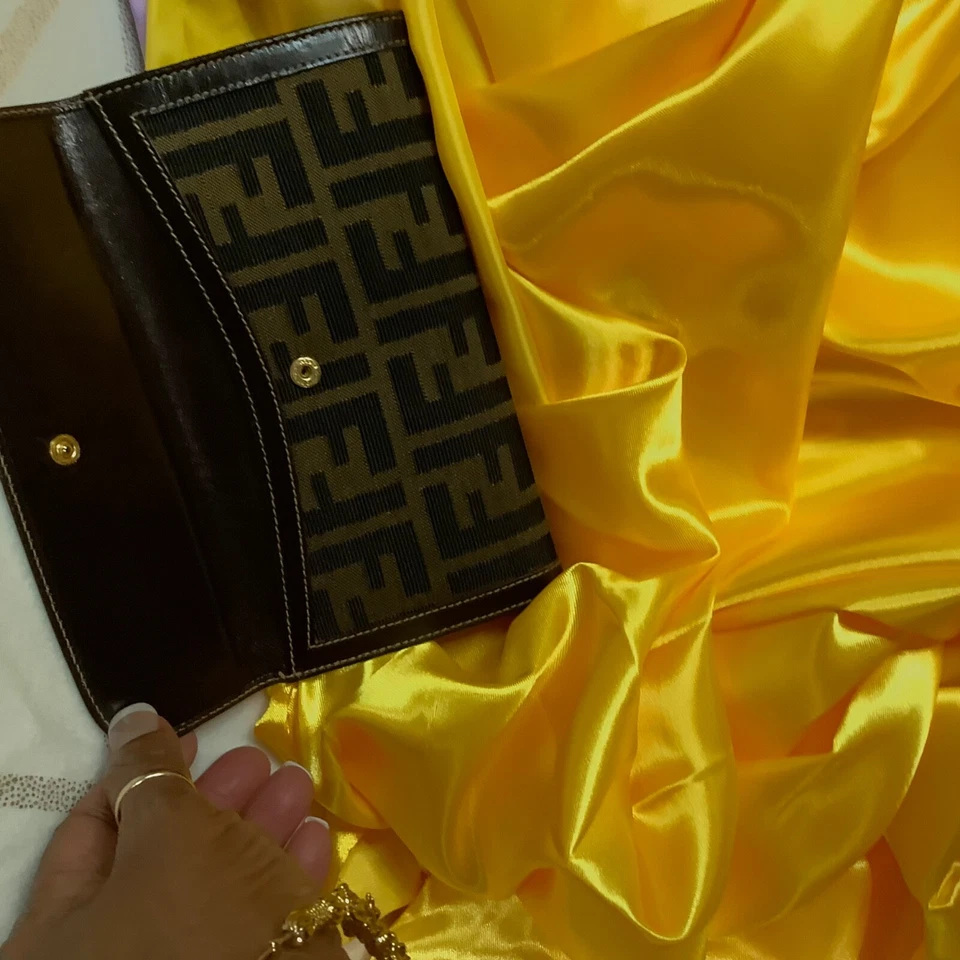 Autêntica Carteira Longa Fendi Marrom Zucca Tripla 7,5 polegadas x 4 polegadas (O0322) - Imagem 2 de 3