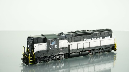 Broadway Limited Blueline SD9 Penn Central 6913 DC Sound/DCC Ready escala HO | Zustand: Used