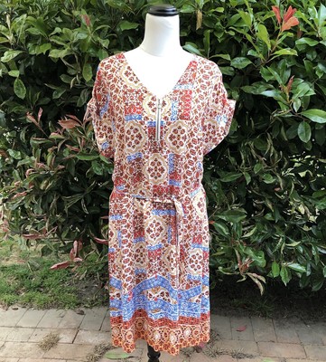 Womens Size 8 Shift Dress Short Sleeve Zip Front Vneck Moroccan Print New Katies