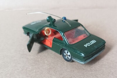 Siku #V266 1:64 BMW 2000 CS grün 