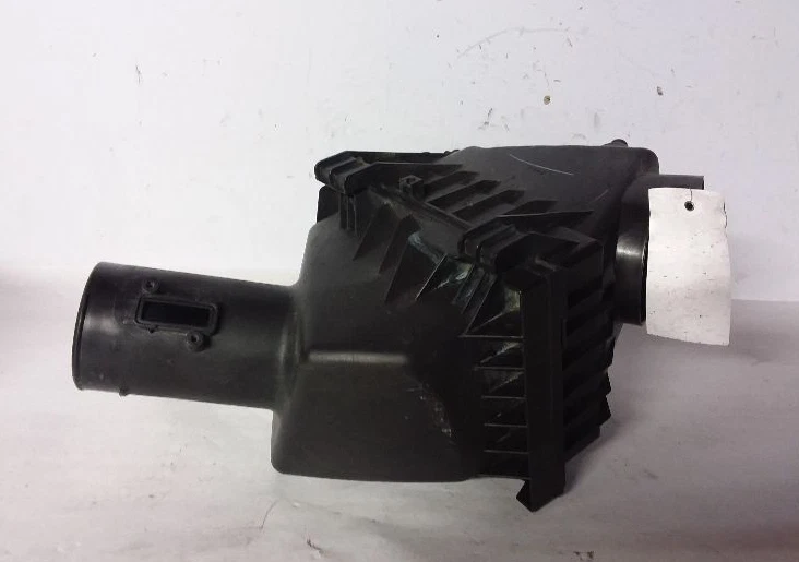 Очиститель коробки воздухозаборника 2010-2012 Ford Fusion 3,0 л - Изображение 2 из 3