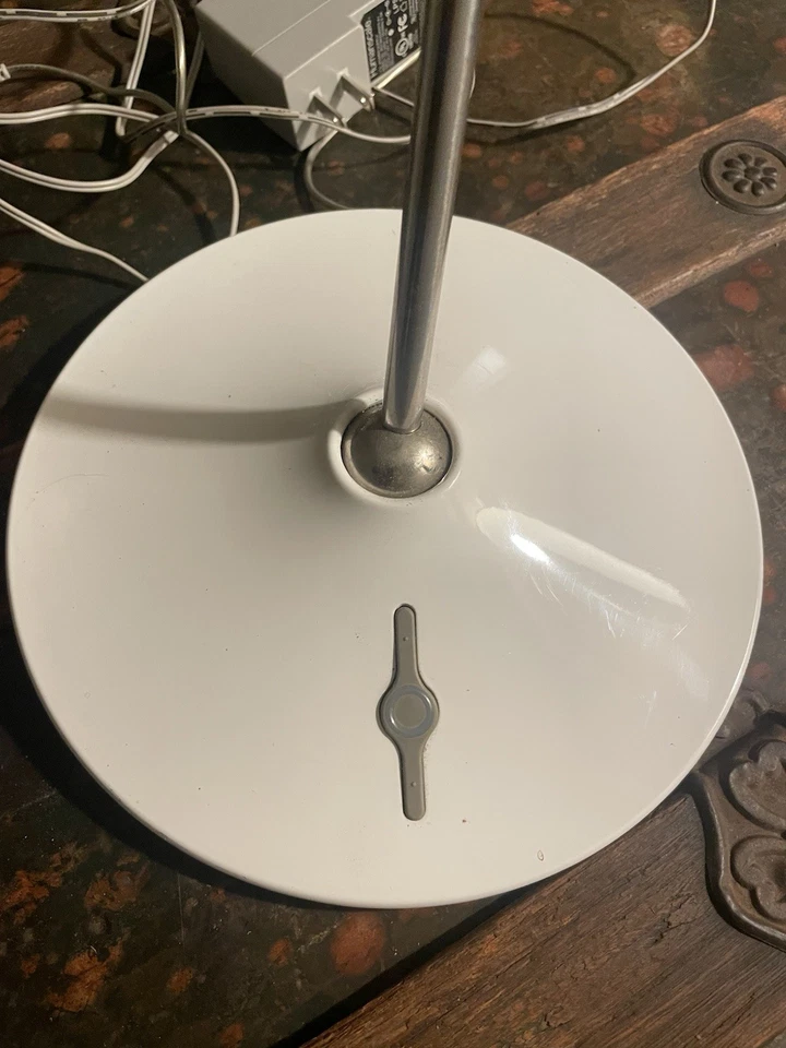 Humanscale Horizon LED Desk Lamp HZN Series 9 Watts Dimmable Office White Light - Image 3 of 4