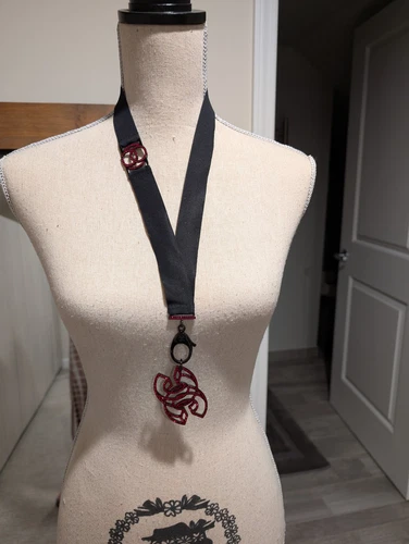 RARA collana cordino gioiello impreziosito logo cristallo rosso Chanel