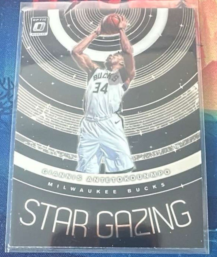 2019-20 Panini Donruss Optic - Star Gazing Giannis Antetokounmpo #14