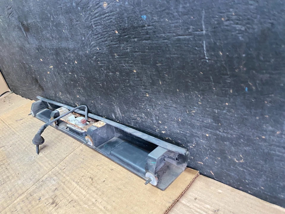 Luces de licencia traseras para Infiniti G20 1999 a 2002 moldeadas Q9802 Foto 2 de 4