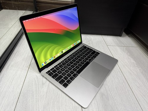 Apple MacBook Air Retina 13.3" 2018 - 256GB SSD 16GB Ram 1.6GHz Core i5 - Silver - 第 1/16 張圖片