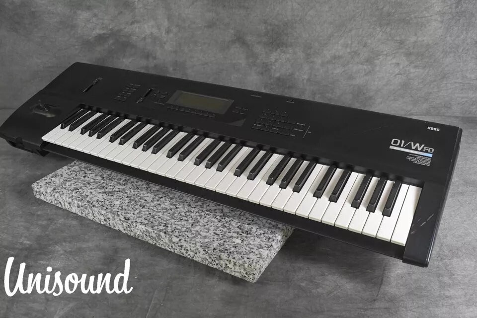鍵盤楽器 Korg 01/w/ FD 61 Keys KORG 01/W FD 61-Key Music Workstation Keyboard Instrument