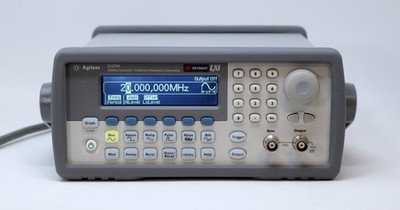 Agilent / Keysight 33220A 20 MHz Function / Arbitrary Waveform Generator. Clean