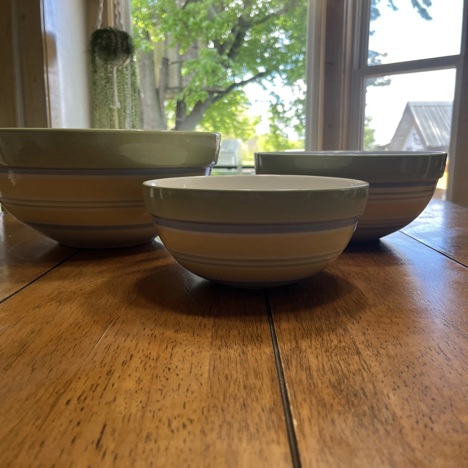 The Pampered Chef Serving Bowls Set of 3 Striped Stoneware Host Only Set Yellow