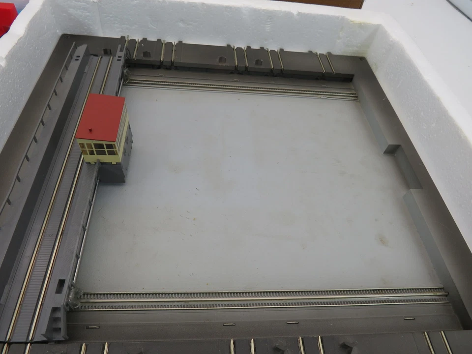 Märklin Miniclub Track Z Slide Platform 8994 with Switch in Original Packaging - Image 4 of 4