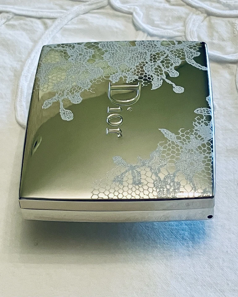 Stunning! Christian Dior Compact Poudre Dentelle Effect Lumiere Visage Pink Lace - Image 4 of 4