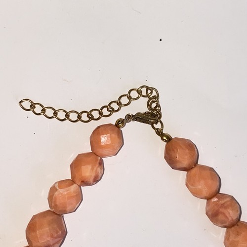 Vintage Faux Angel Skin Coral Graduated Faceted Bead with Filigree Caps Necklace - Bild 4 von 15
