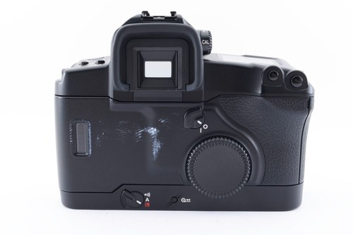 Canon EOS-3 35mm SLR Film Camera Body w/Strap /Cap [Excellent++] Japan #1978196 - Picture 5 of 13