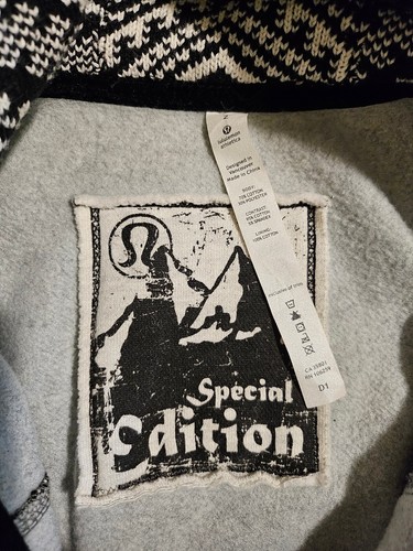 Lululemon Special Edition Women's Black Scuba Hoodie - Size 2 - Picture 7 of 7