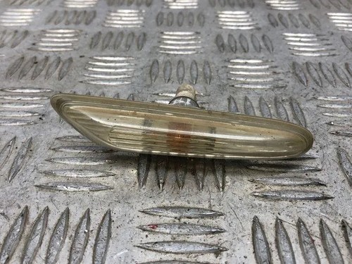 BMW 5 Touring E61 Kotflügelblinker vorne links 8384104 3.50 Diesel 22992182