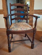 Set of 6 Ladder back 20th centry Chairs ( 4 chairs + 2 Carver Chairs )
