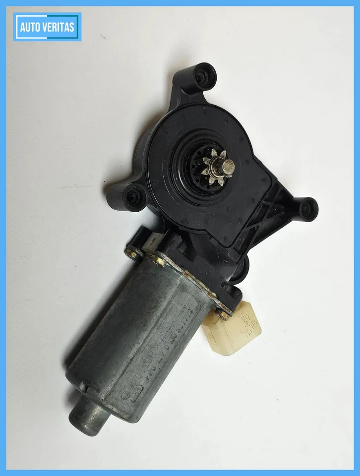 Original Mercedes Benz W208 CLK window lift engine front right 0130821723 - Image 4 of 4