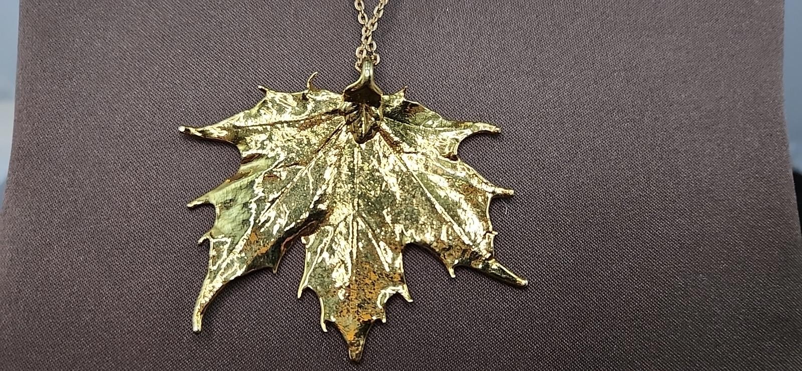 Real Sugar Maple Leaf Dipped in 24k Gold Pendant … - image 3
