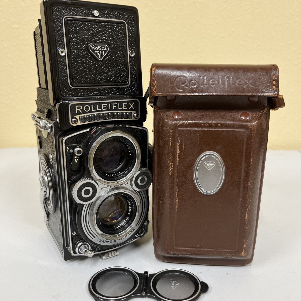 Rolleiflex 3.5F TLR Camera w/75mm f3.5 Zeiss Planar Type 3 SHUTTER