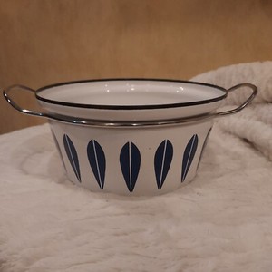 Vtg Mid-Century MCM Catherineholm Blue White Lotus Enamelware pot