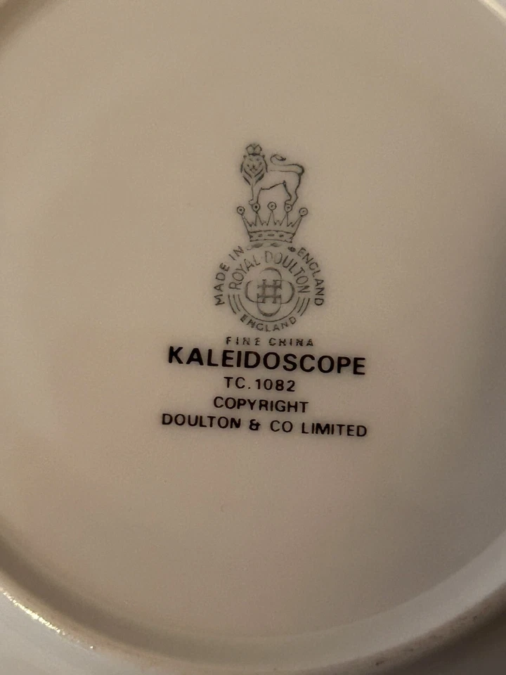Royal Doulton Kaleidoscope T.C.1082 Tea Saucers x3 - Image 4 of 4