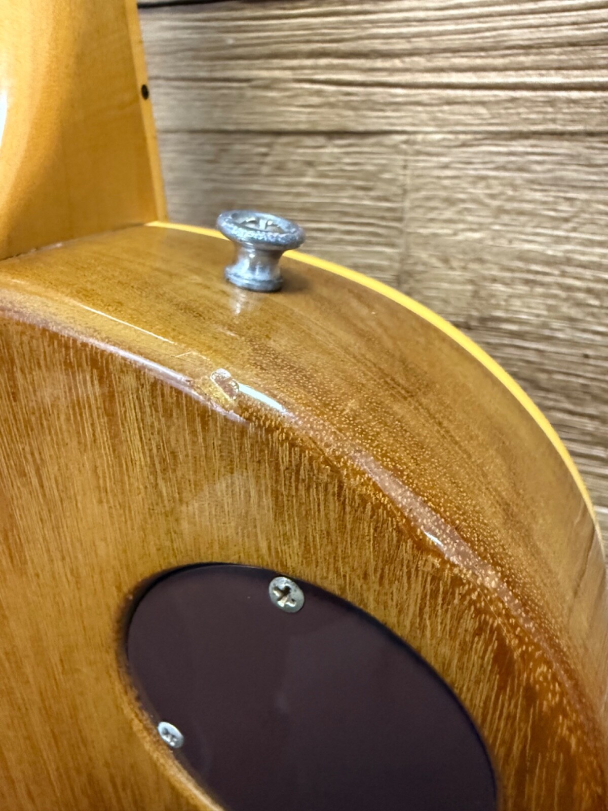 Gibson Les Paul Deluxe Guitar 1977 Natural 9lbs 10oz w/Gen 2 Chainsaw case-Clean