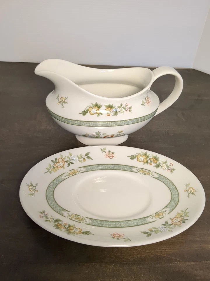 De colección 1974 Royal Doulton China Tonkin Gravy Boat y placa base excelente  Foto 4 de 4