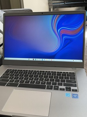 Samsung Chromebook XE350XBA (15.6'', Intel N4000, 4GB, 32GB, ChromeOS) w/ Charger