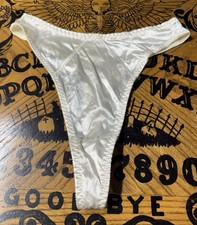 VINTAGE. LILY OF FRANCE SECOND SKIN HIGHCUT THONG PANTY   SIZE MEDIUM. WHITE