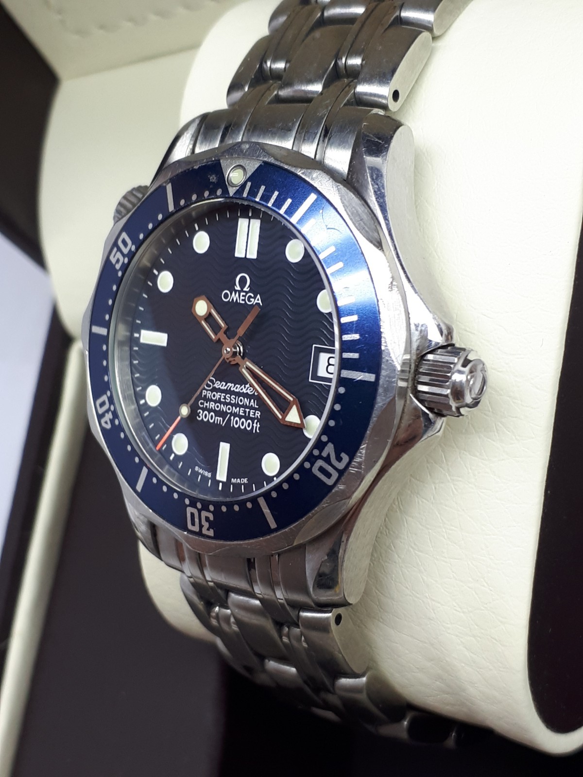 OMEGA SEAMASTER PROFESSIONAL DATE SWISS WRIST