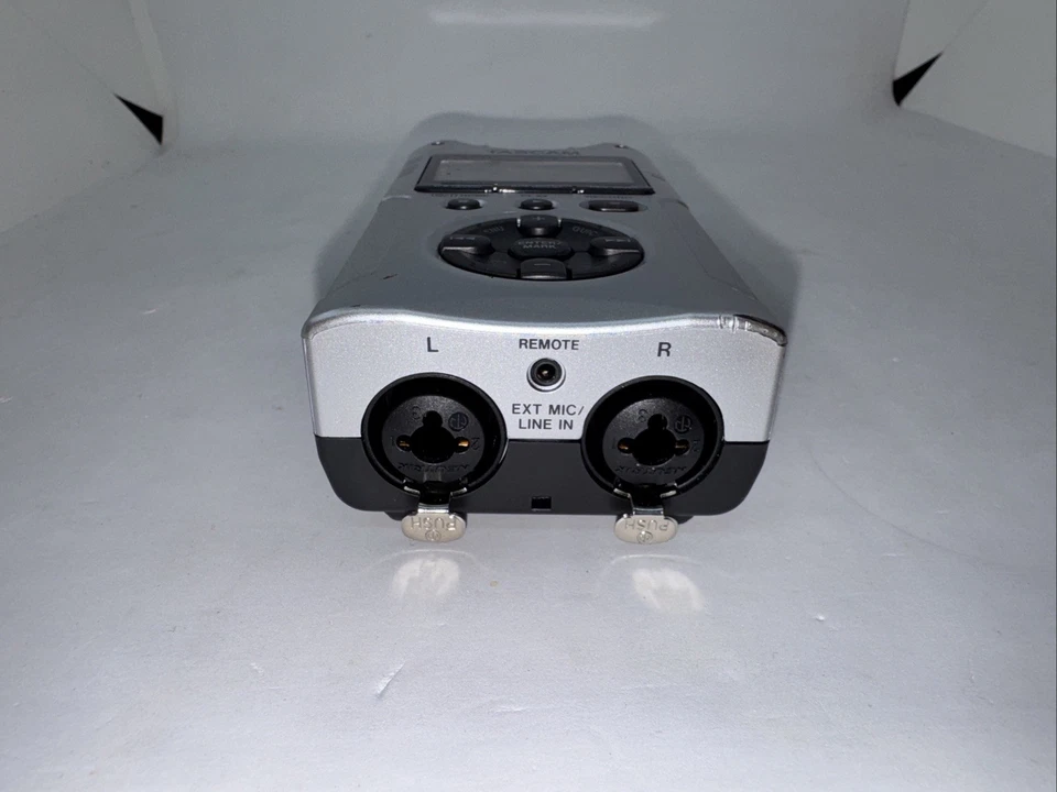 TASCAM DR-40 Linear PCM Silver Digital Recorder Sd Card Tested - Image 4 of 4