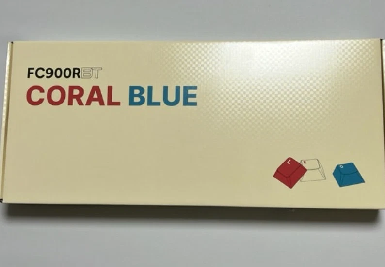 Leopold FC750RBT Coral Blue Mechanical Keyboard (USB-C & Bluetooth) - Image 4 of 4