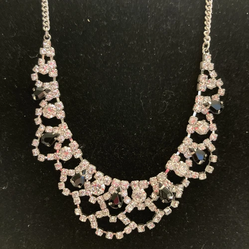 VETEMENTS Collana Collezione Cristalli Vieste Elegante Strass Goccia Pietre Nere 20”