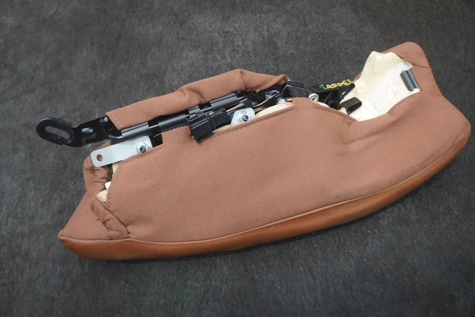 Airbag de asiento trasero izquierdo 971880441 OEM Porsche Panamera 971 2017-2018 Foto 3 de 4