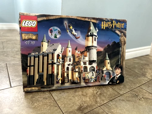 LEGO Harry Potter Hogwarts Castle 4709 (ORIGINAL BOX ) 2001