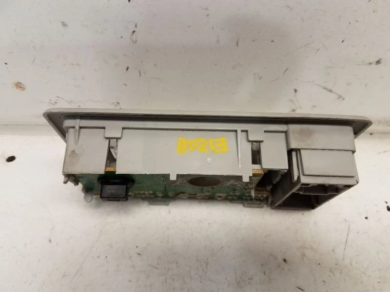 1997 Volkswagen Jetta Dash Switch - Sunroof / Cargo Lights - Image 3 of 4