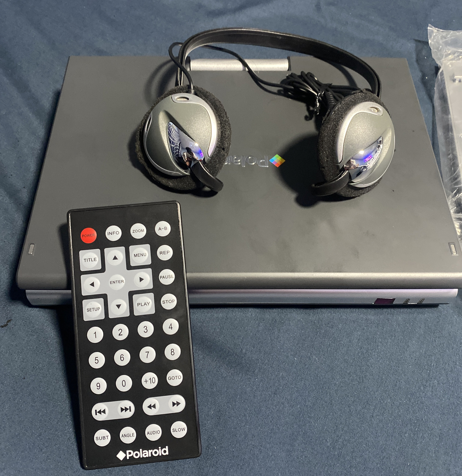 Polaroid DPA-07046L Portable Car DVD Player New Model-image