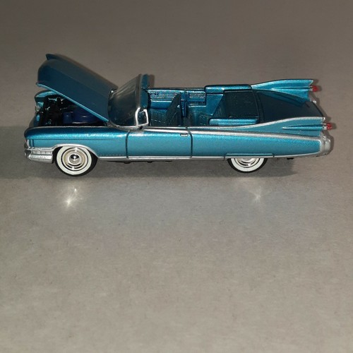Johnny Lightning Classic Gold Collection 1959 Cadillac Eldorado 1:64 Diecast - Picture 2 of 9