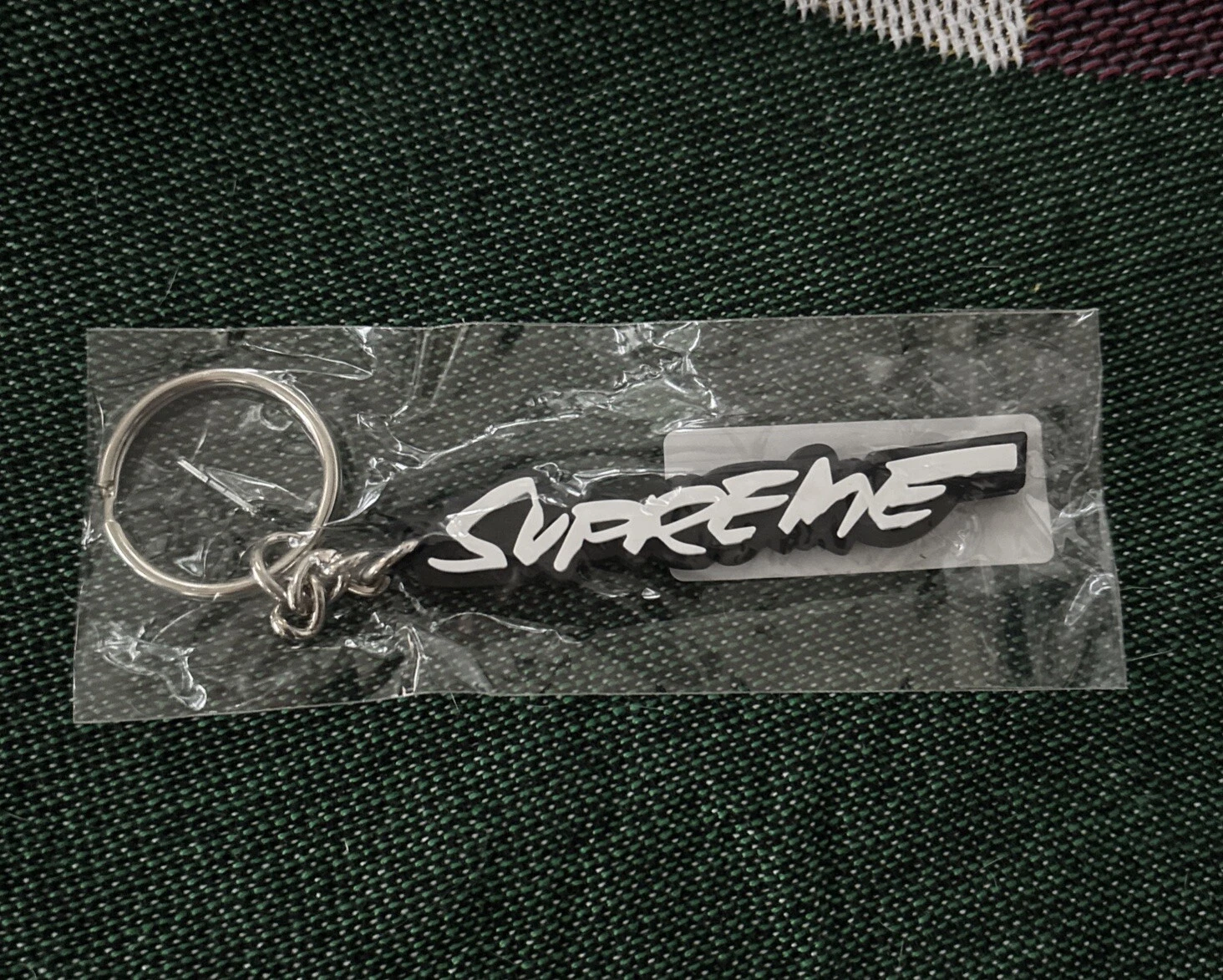 Porte clés Supreme Futura Logo Noir FW20 Neuf