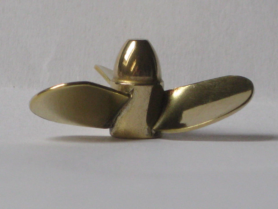 Tornillo barco latón 3 hojas serie 146 Krick Ø20-50mm eje R o L M4 Foto 2 de 2