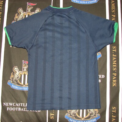 Maillot Domicile Nottingham Forest 2002-2003 Umbro Taille Medium Garçon - Occasion