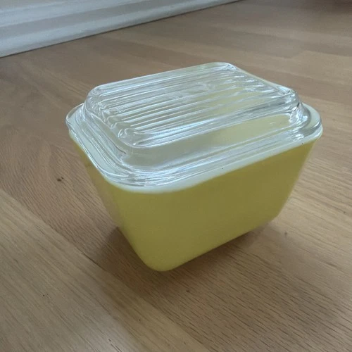 Vintage Pyrex Small Yellow Refrigerator Dish With Lid Number 501 1.5 Cup Perfect
