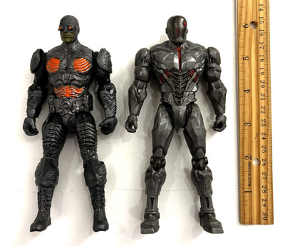2 Justice League 6'' Action Figures Parademon TM & DC Comics & Cyborg Mattel 2017